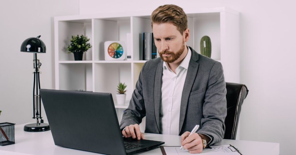 職場にいる苦手な人の特徴とは？