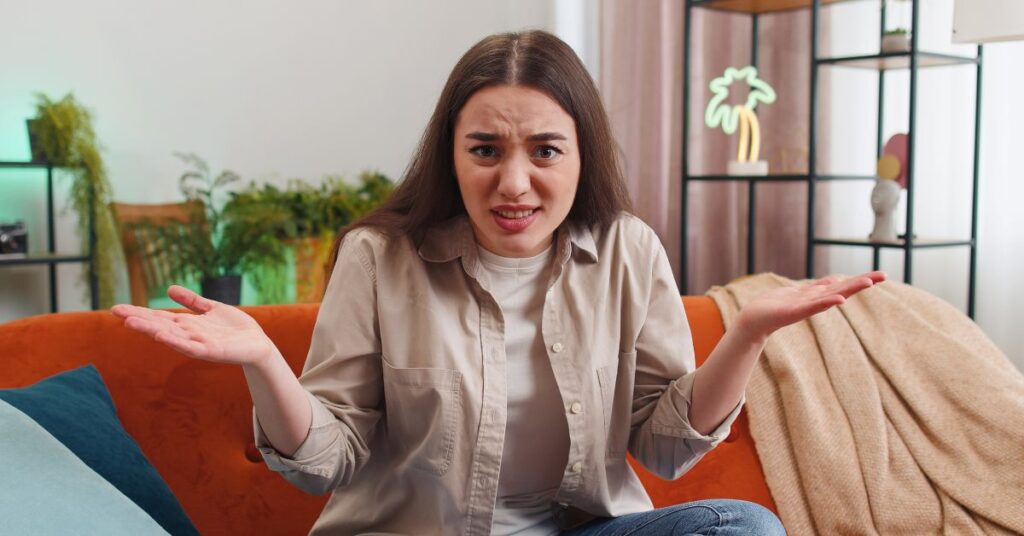 職場の関わらない方がよい人への対処法は？