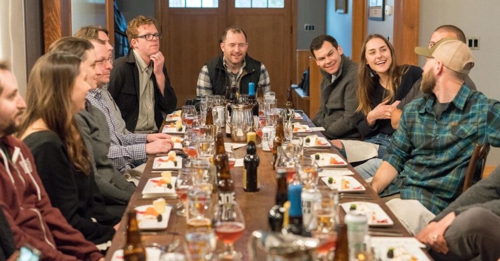 会食・接待のビジネスマナー、注意点について
