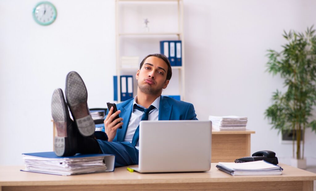 職場で仕事ができない部下に見切りをつける期間はどのくらいが妥当？理由を含めて教えてください！何度言っても同じミス。言っても仕事が出来ない。いい加減に教えるのにも