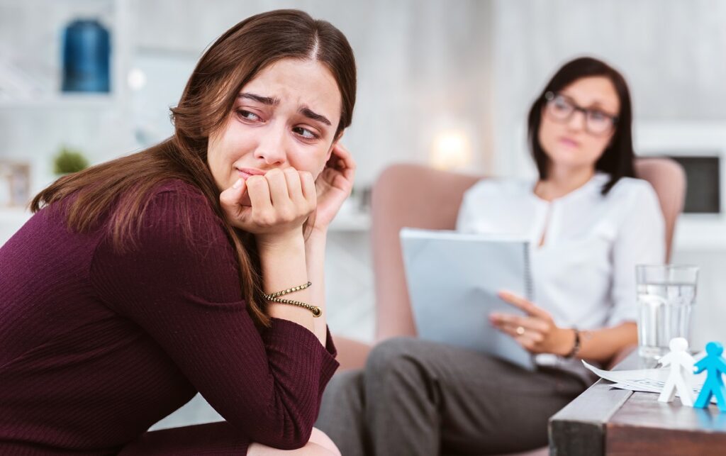 職場で自分の事を可哀想アピールをする人の特徴や行動を教えてください！仕事をしていても自分は可哀想なんだよと周りにアピールを意味もなくしてくる人って「めんどくさい