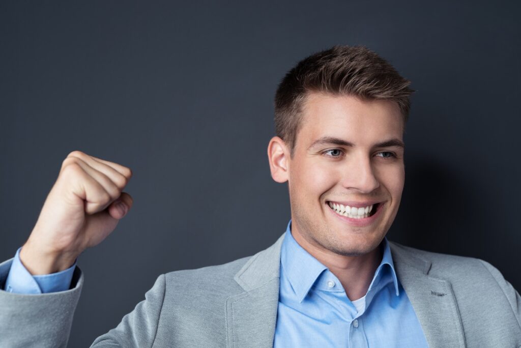 自信満々で調子のっている部下の