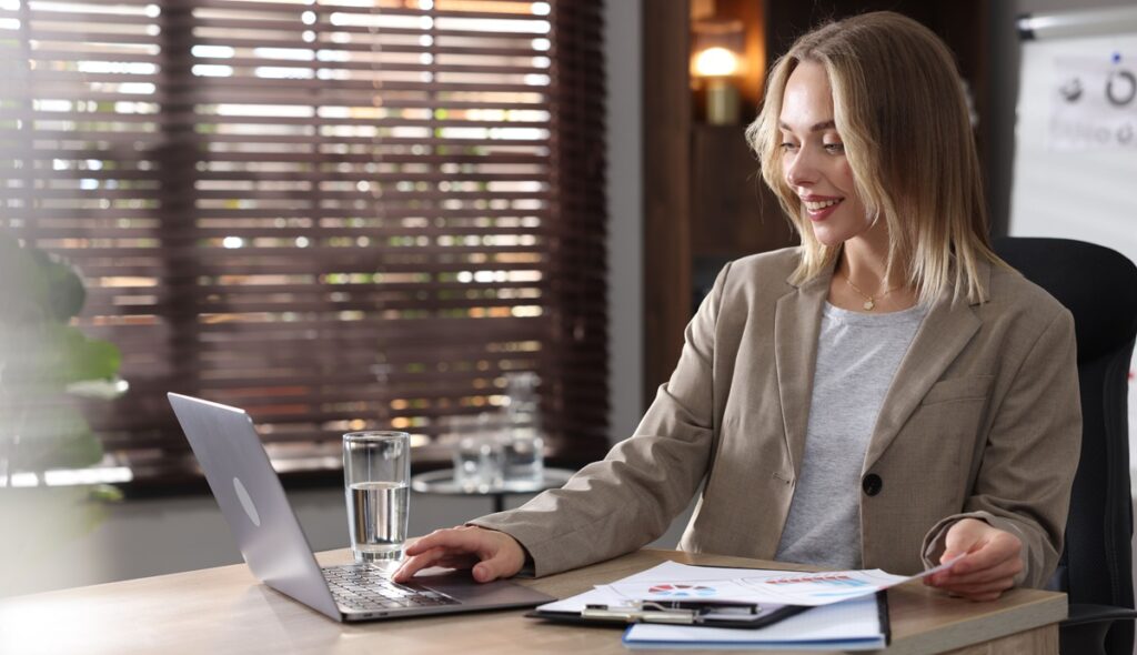 私の上司は女性で仕事ができて全